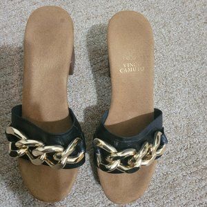 Like new Vince Camuto Chain Clogs